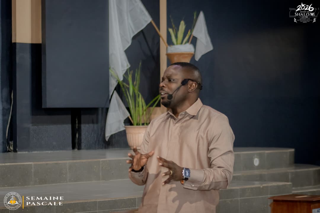 𝐋𝐞 𝐫𝐞𝐩𝐨𝐬 𝐝𝐞 𝐃𝐢𝐞𝐮 𝐞𝐬𝐭 𝐝𝐚𝐧𝐬 𝐒𝐚 𝐩𝐫é𝐬𝐞𝐧𝐜𝐞